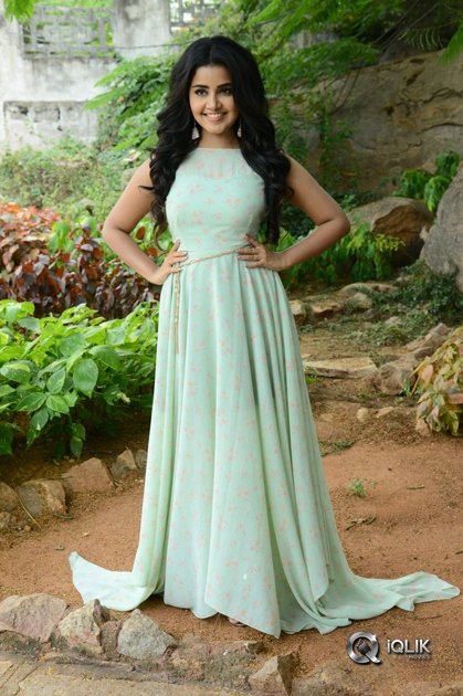 Anupama-Parameswaran-Interview-about-Vunnadhi-Okate-Zindagi-Movie